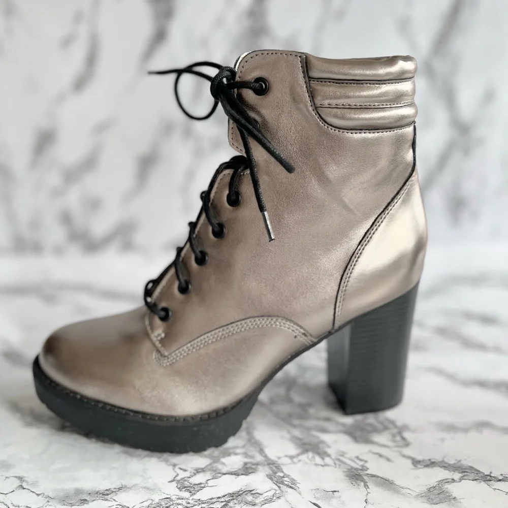 Madden Girl Joltz Pewter Paris Metallic Chelsea Combat Boot Almond Toe 9